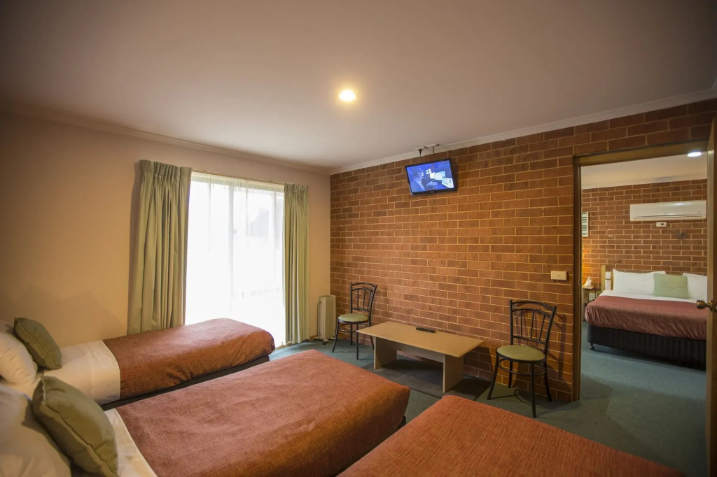 Rose Garden Motel