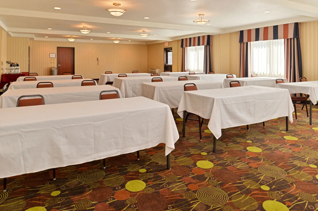 Holiday Inn Express Portland South - Lake Oswego by IHG