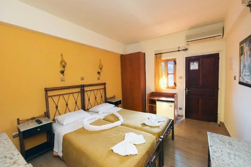 Paris Hotel