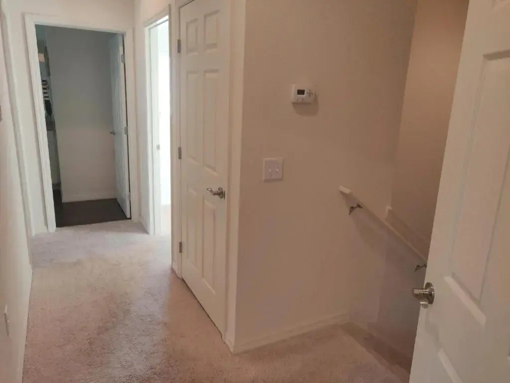 Amazing townhouse fits in10 gated community just 10 min to Disney!