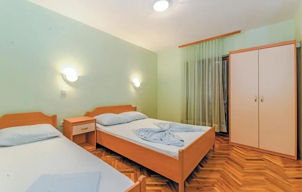 Beautiful Home in Bosana With Wifi and 2 Bedrooms