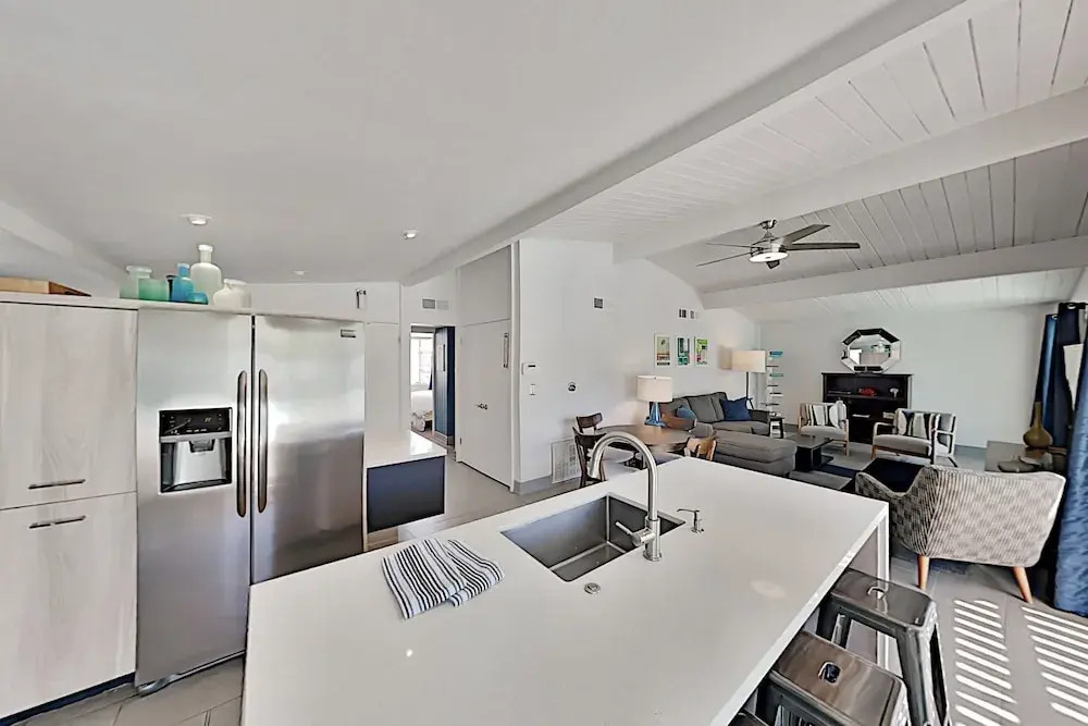 Sleek Alexander W/ Heated Pool, Near Downtown 3 Bedroom Home