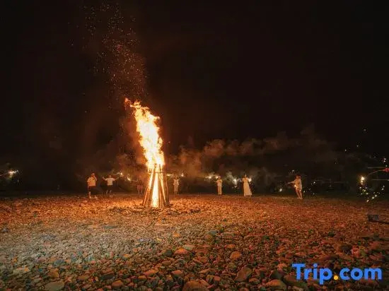 Bonfire Villa · Creekside · Starry Sky Pool Family Vacation Homestay (Moon Bay Scenic Area)