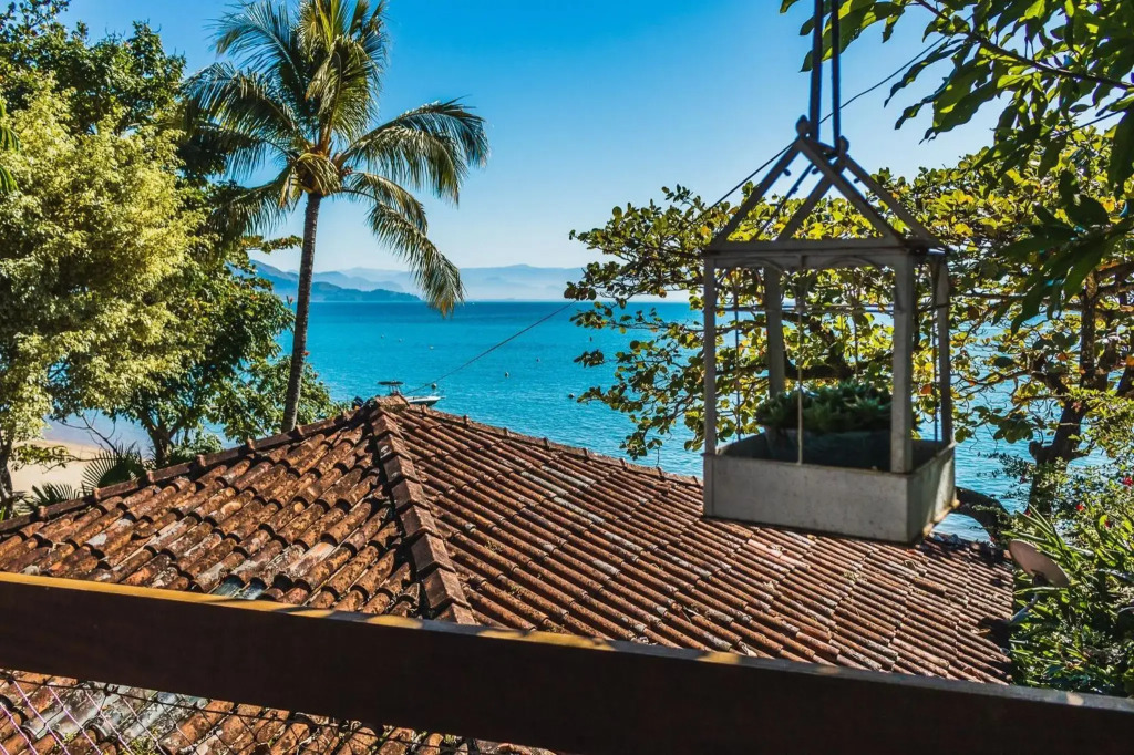 Casa Pé Na Areia Na Praia Da Armação Em Ilhabela