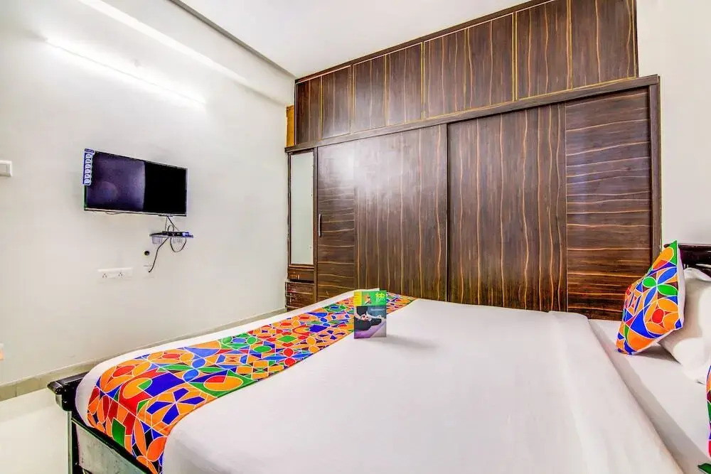Flora Vihaan By FabHotel