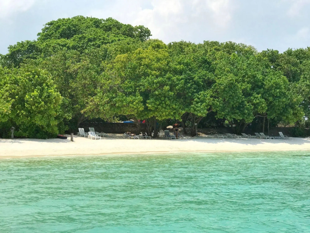 Yonder Retreat Folhudhoo
