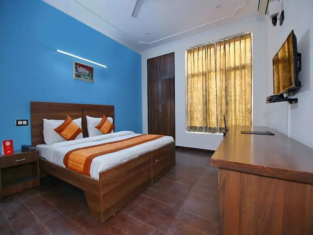 OYO 13051 Shanti Villa