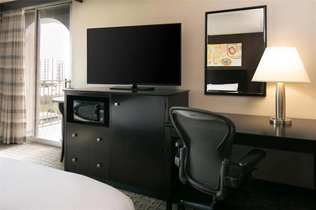 DoubleTree by Hilton Dallas Market Center