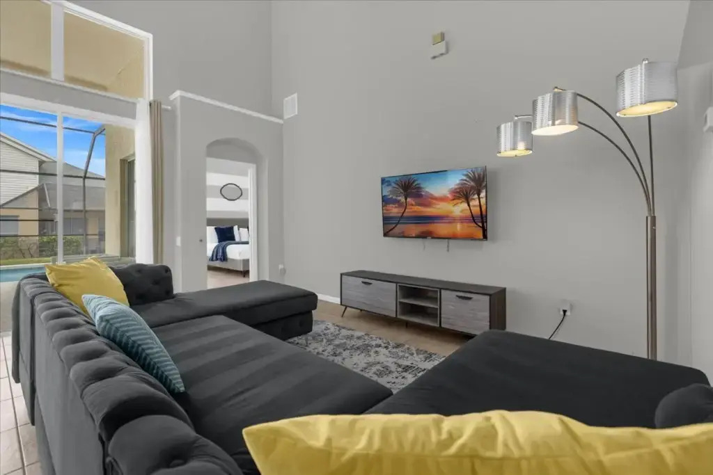 5 Bedrooms 35 Bathrooms Windsor Palms 8017 Kp