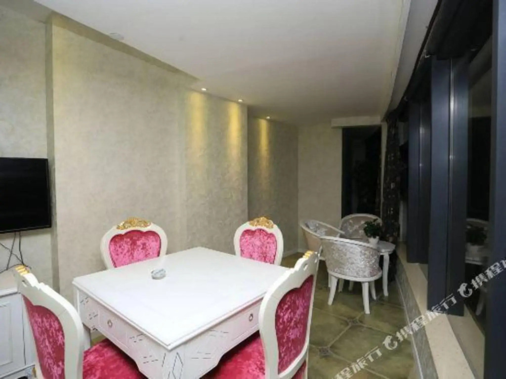 Shiji Boutique Hotel