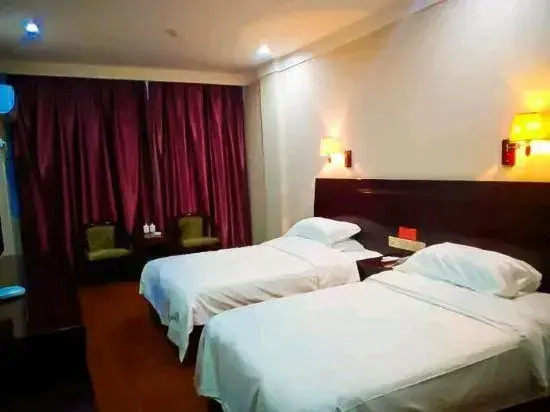 Xixia Chaoyue Business Hotel
