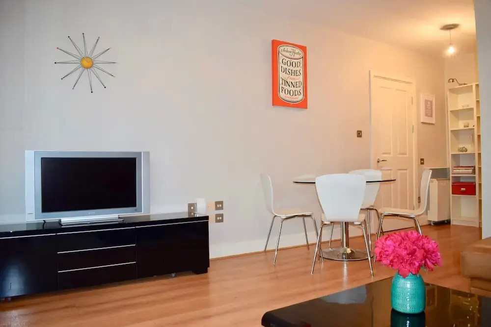 Modern 2 Bedroom Apartment in Dublin City Centre