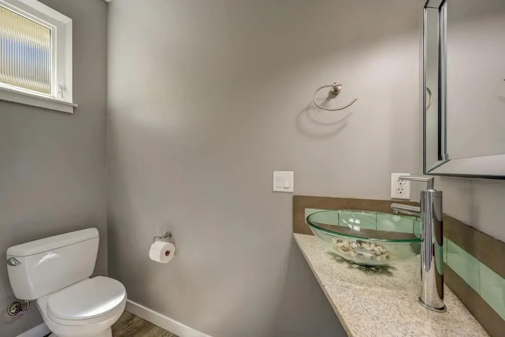 5 Min To Downtown Seattle! 3br & 2ba Cozy Townhome 3 Bedroom Townhouse by Redawning