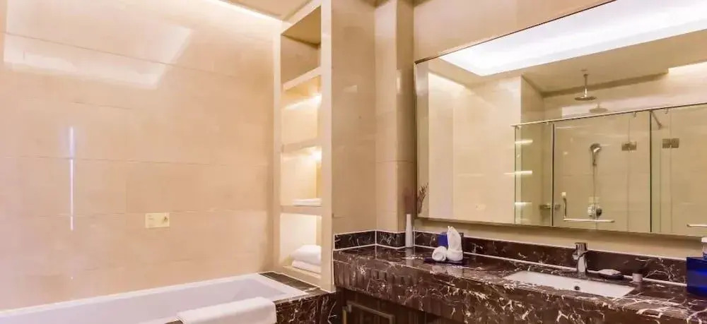 Yun-zen Jinling Lotus Hotel