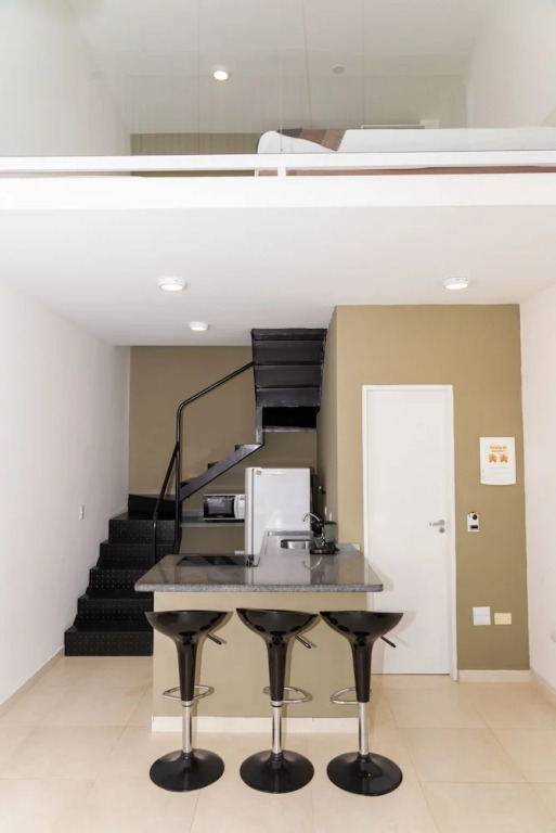Loft c Wi-fi e Smart Lock a 650m do Projeto Tamar