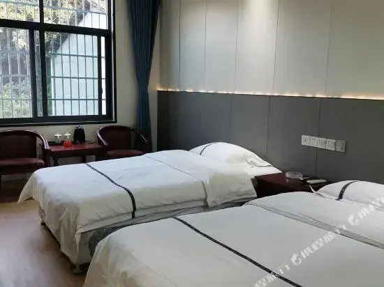 Yikai Business Hotel