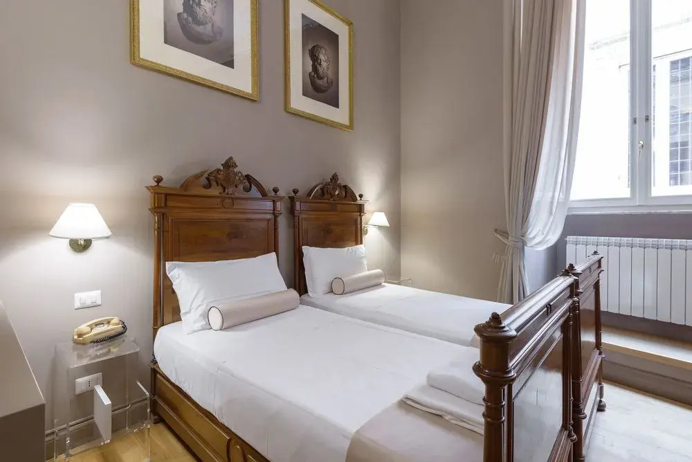 Travel & Stay - Navona 2