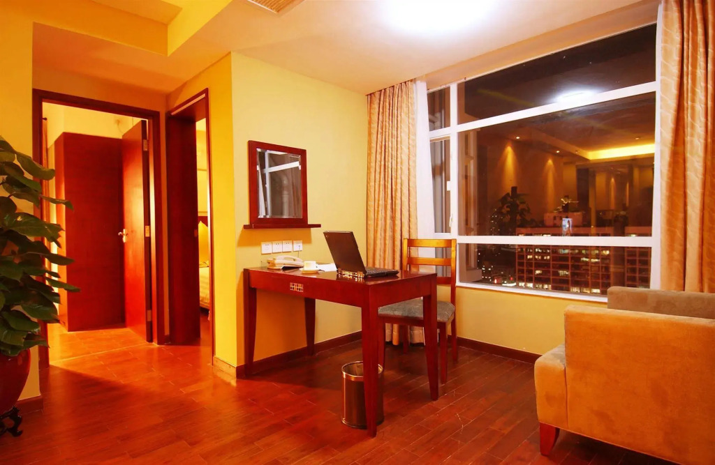 Chicago Suites International Hotel