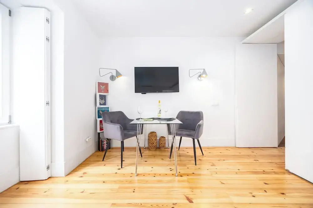Lemonn Apartments