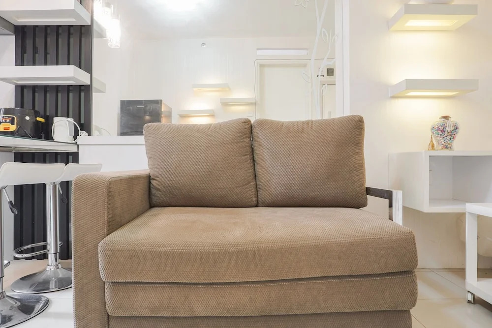 Comfort Living And Minimalist 1Br At Bassura City Apartment