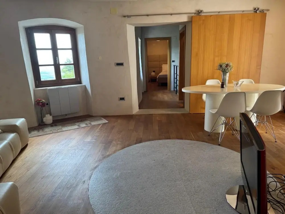 SMARTnoOK Rooms and Apartment