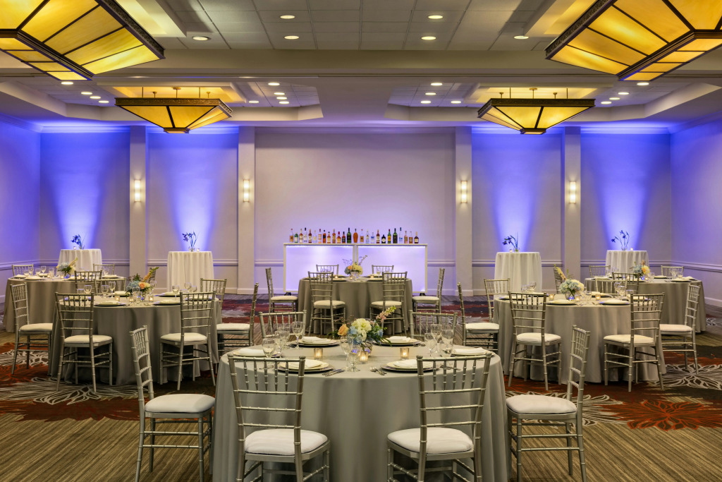 DoubleTree by Hilton Pittsburgh-Green Tree