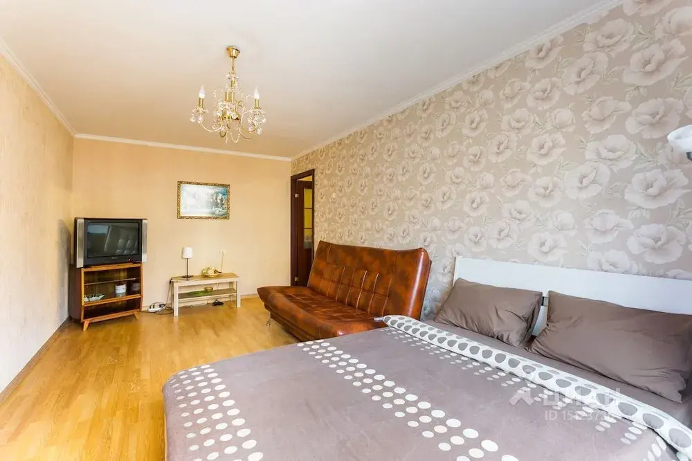Apartment on Sedova 7-2