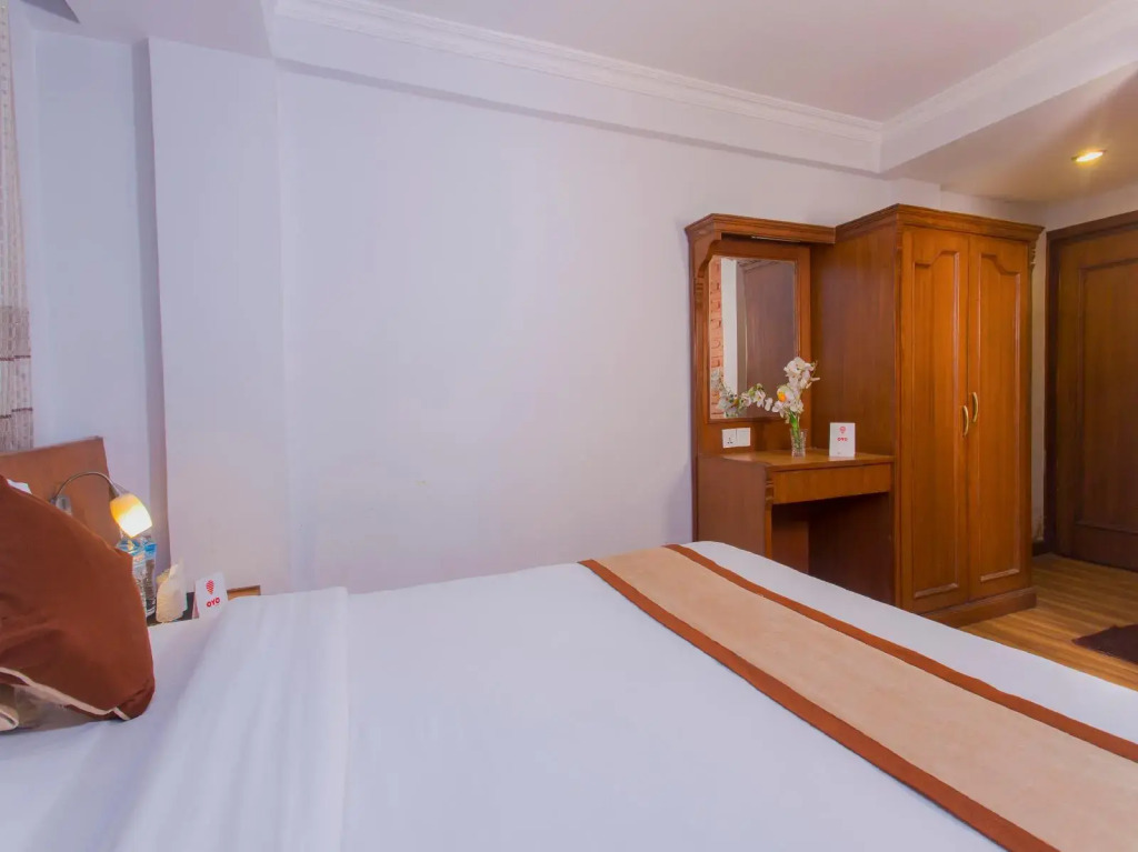 Osho Holiday Inn