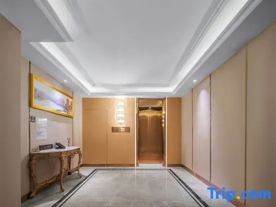 Vienna International Hotel (Dehong Yingjiang County Government Branch)
