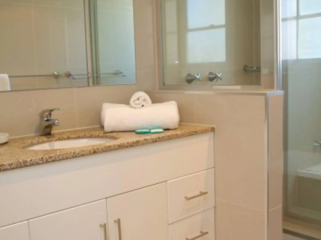 Pacific Plaza Apartments
