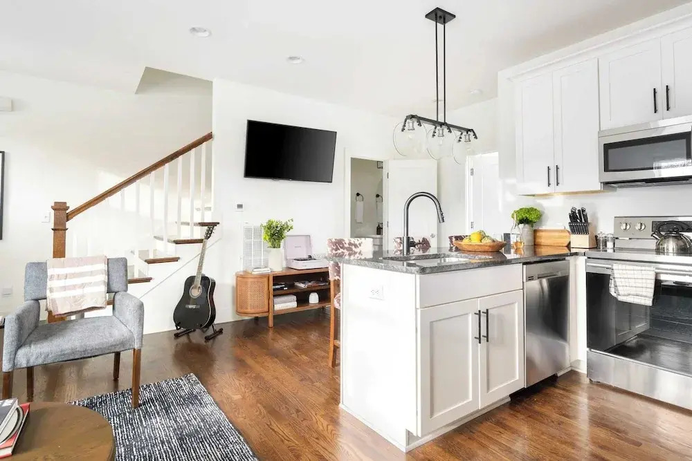 Hart Suite 10 by Avantstay Gorgeous Town House w/ Modern Amenities in Nashville!