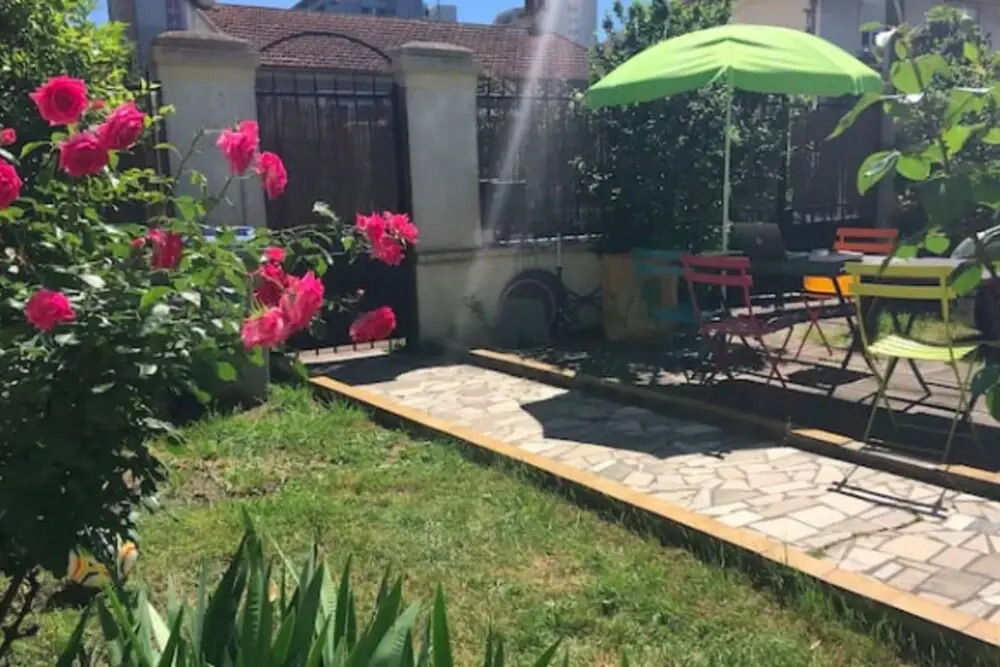 Nice house with garden to visit Paris