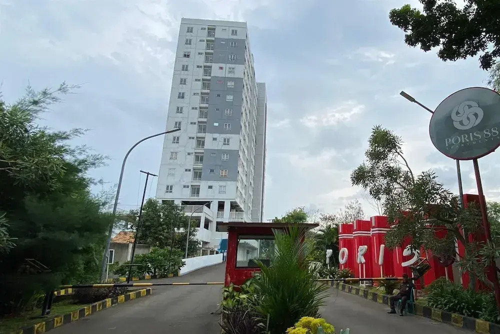Basic Studio Apartment Near Krl Station At Poris 88