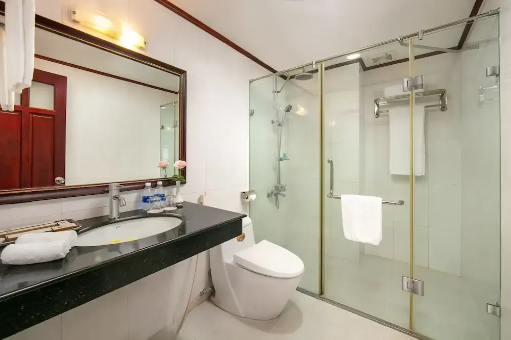 A25 Premium Hotel - 705 Lac Long Quan
