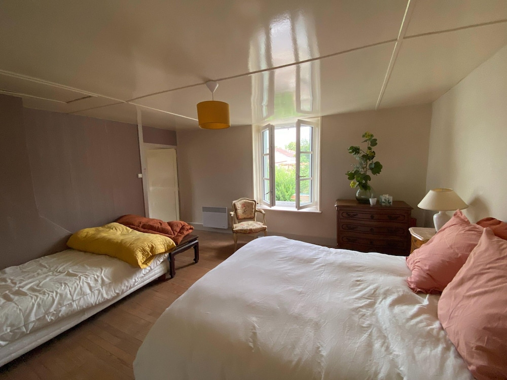 Charming and Comfortable Holiday Home in Melay