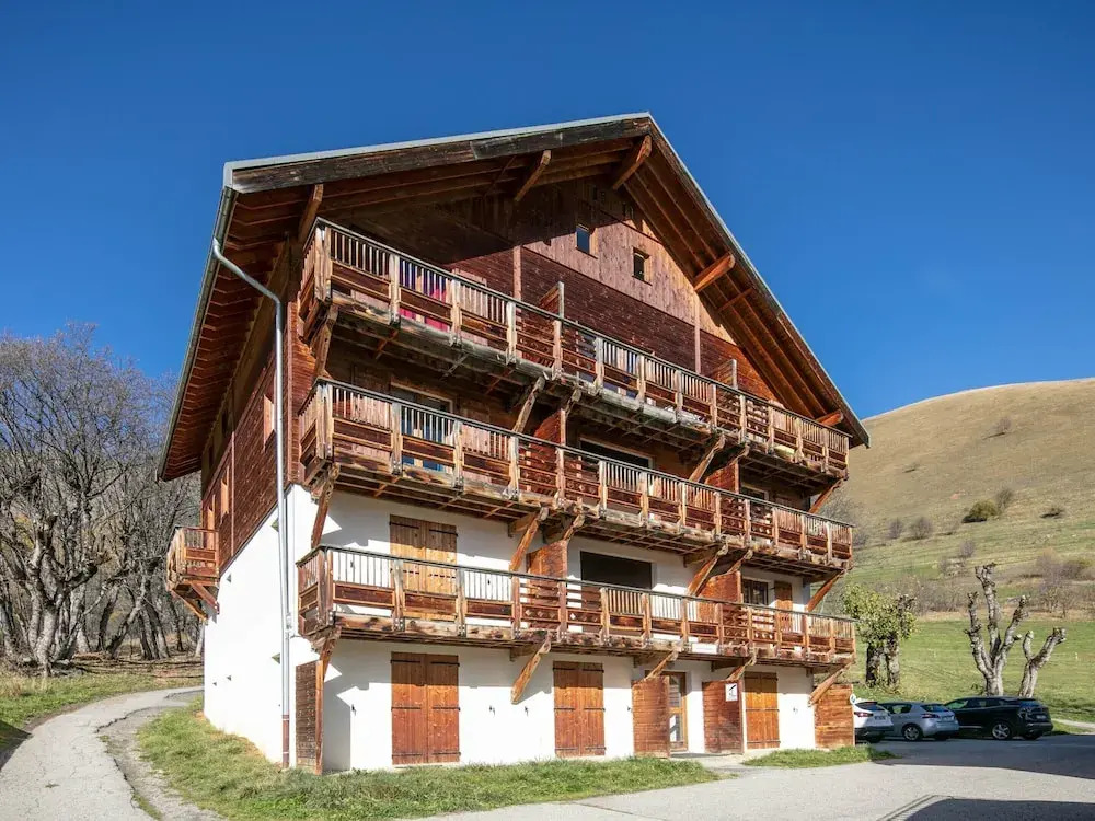 Studio in Saint-sorlin Near Ski Resort & Pool