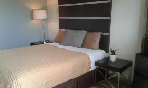 Reno 8 Motel
