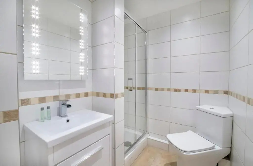 Apartment 1 the Keyes- Stylish & Spacious Apartment with Free Parking