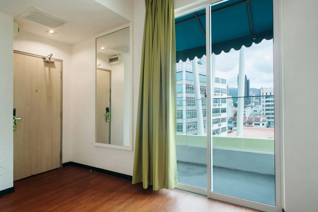 Yan Hotel