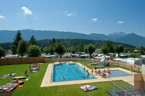 Schluga Spa Apartments & Mobile Homes
