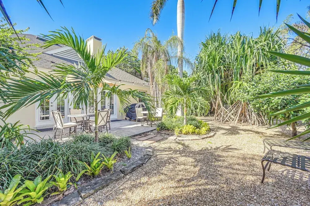 Walk to Beach! Old Naples Escape w/ Patio & Grill