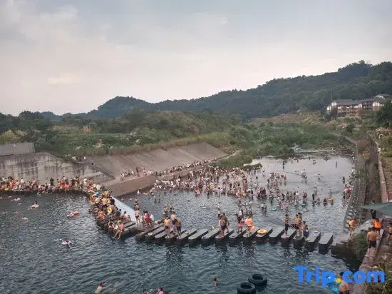 Hongchen Inn Homestay (Emeishan Visitor Center)