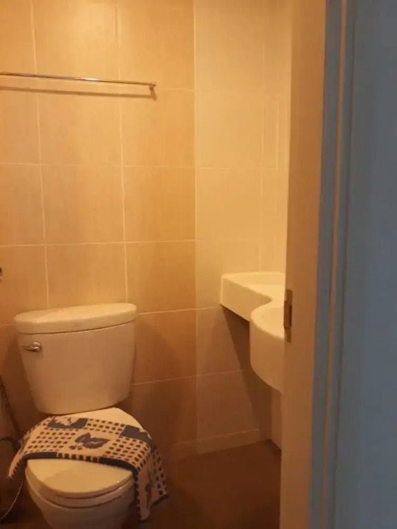 CHATEAU ELYSEE a6 near AIRPORT Wifi Kitchen