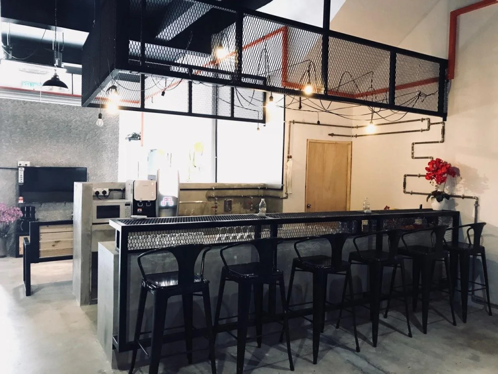 De' Factory Station Hotel