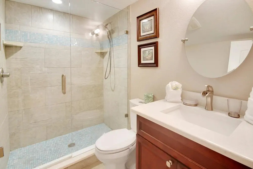 Land's End 302 Building 4 Beautiful Updated Condo Amazing Views!