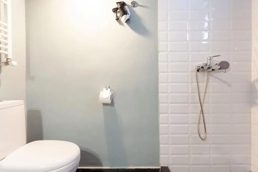 Wehost Sunny Apartment
