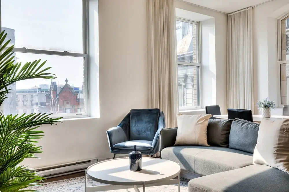 The taliane Superbe Condo 2BDR Montreal