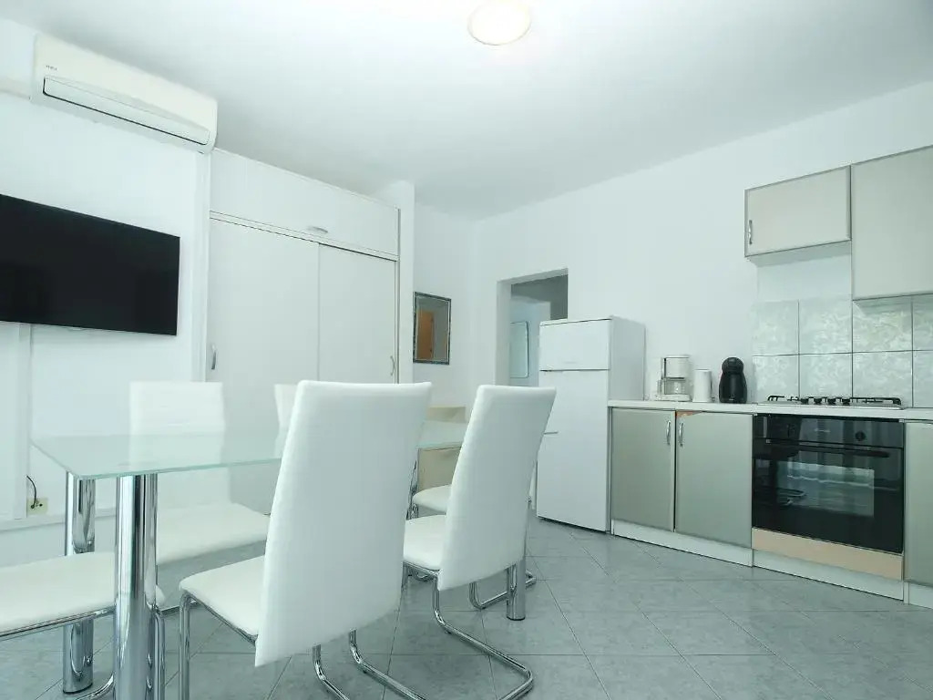 Apartments Milica 56