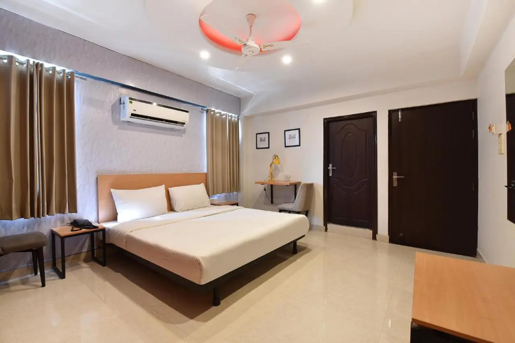 FabHotel Rushank Residency