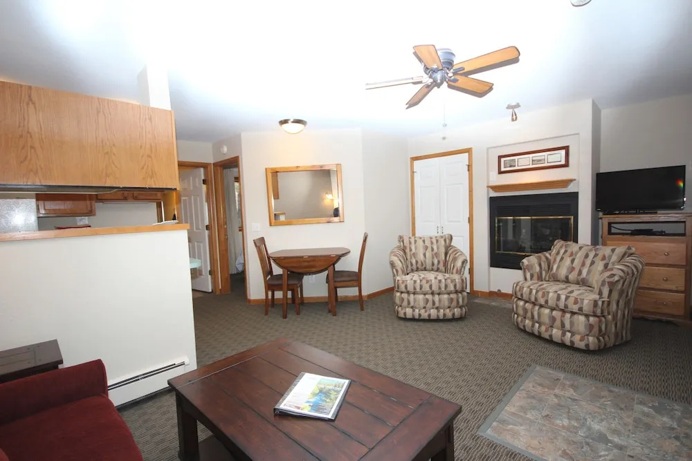 Streamside on Fall River